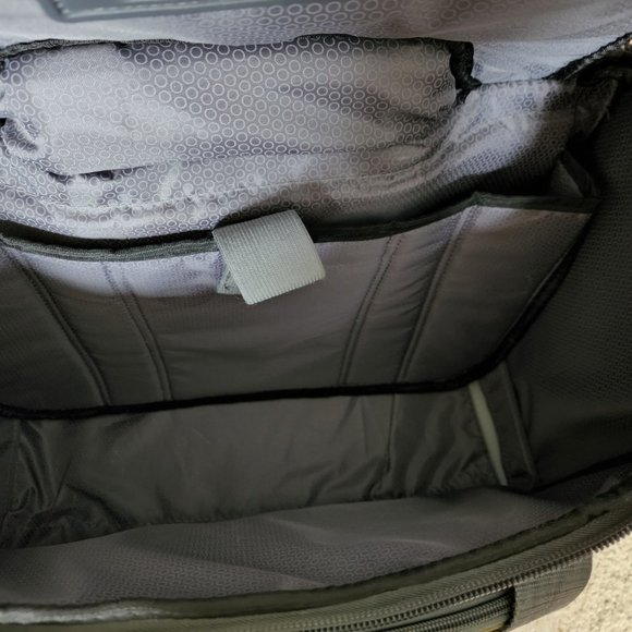 High Sierra Green & Black Luggage - 15" Carry-on & 28" Suitcase - Picture 11 of 11